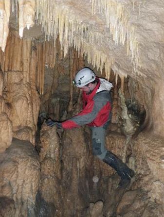 Foto en el interior de una cueva
