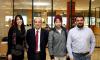 Los ganadores de los concursos junto con el vicerrector de investigación y el director de la biblioteca Concursos de Microrrelatos a través de Twitter y de Fotografía a través de Facebook que la Biblioteca