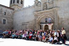Foto de familia de los participantes en la Marcha Solidaria