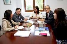 La vicerrectora con la delegación de la Universidad Coreana Kiongi