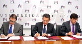  Firma convenio Máster Evolución Humana