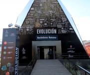 Exposición "Haciéndonos Humanos" en Buenos Aires